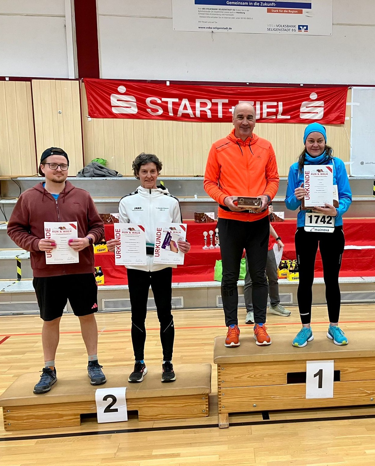 Erfolgreiche Aktive beim 44. Wasserlauf in Seligenstadt 